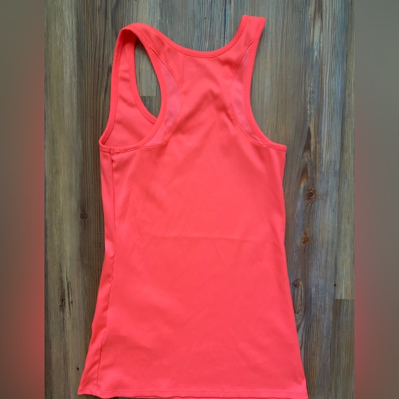 Under Armor Tanks Bundle L/S - Picture 4 of 10